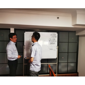 布鲁克（Bruker）纳米表面仪器资深产品经理来我司进行产品培训